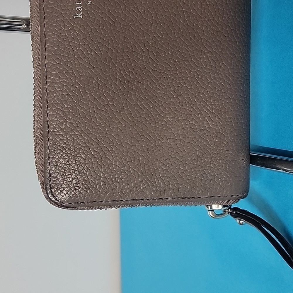 KATE SPADE Taupe Larchmont Avenue Neda  Zip Around Pebbled Leather Wallet - Picture 4 of 12